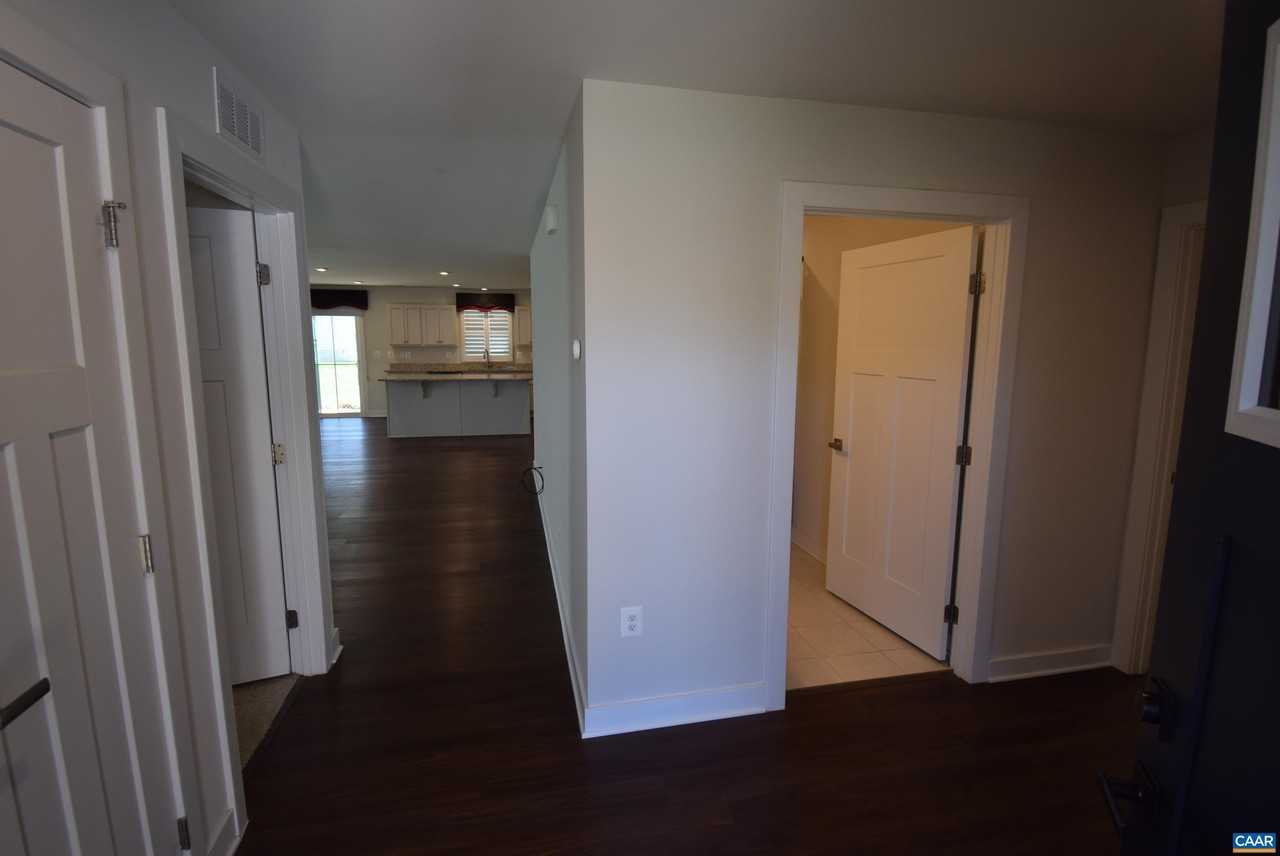 167 Virginia Ave - Photo 4 of 28