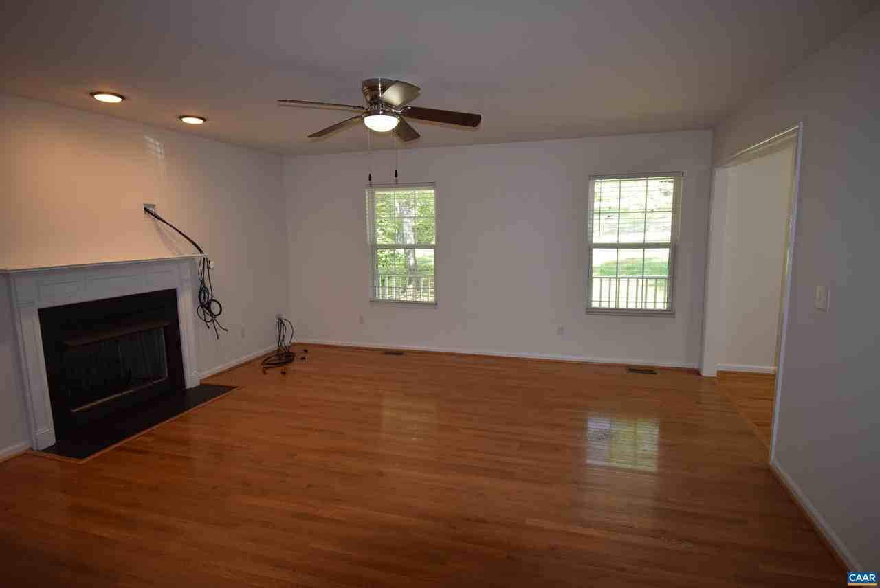 19 Woodlawn Dr - Photo 3 of 29