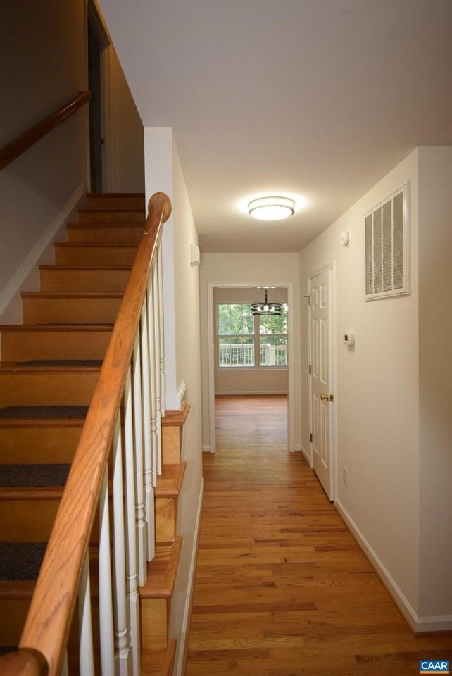 19 Woodlawn Dr - Photo 6 of 29