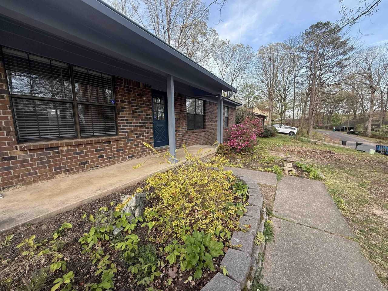 2812 Janet - Photo 4 of 27