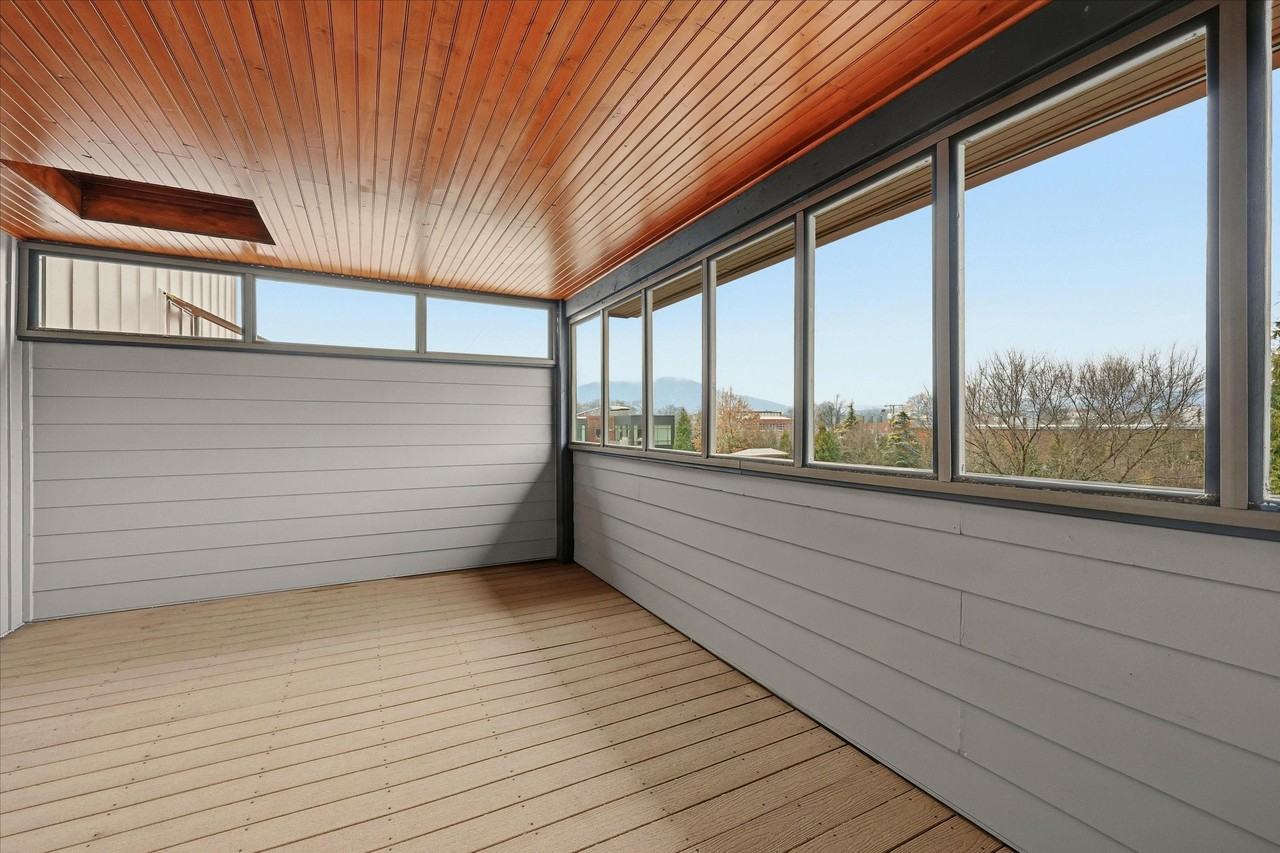 1412 Adams St - Photo 5 of 32