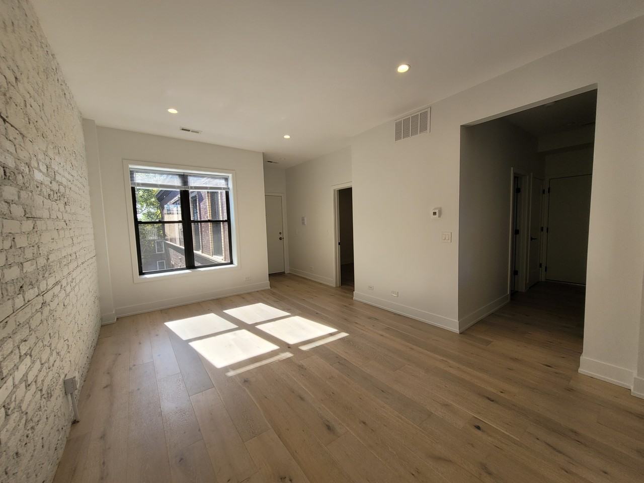 1334 W Bryn Mawr Ave #3R - Photo 7 of 16