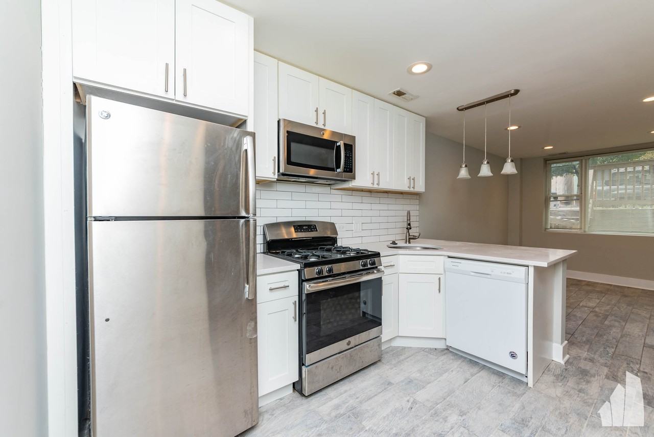 2437 N Ashland Ave #GDN - Photo 2 of 20