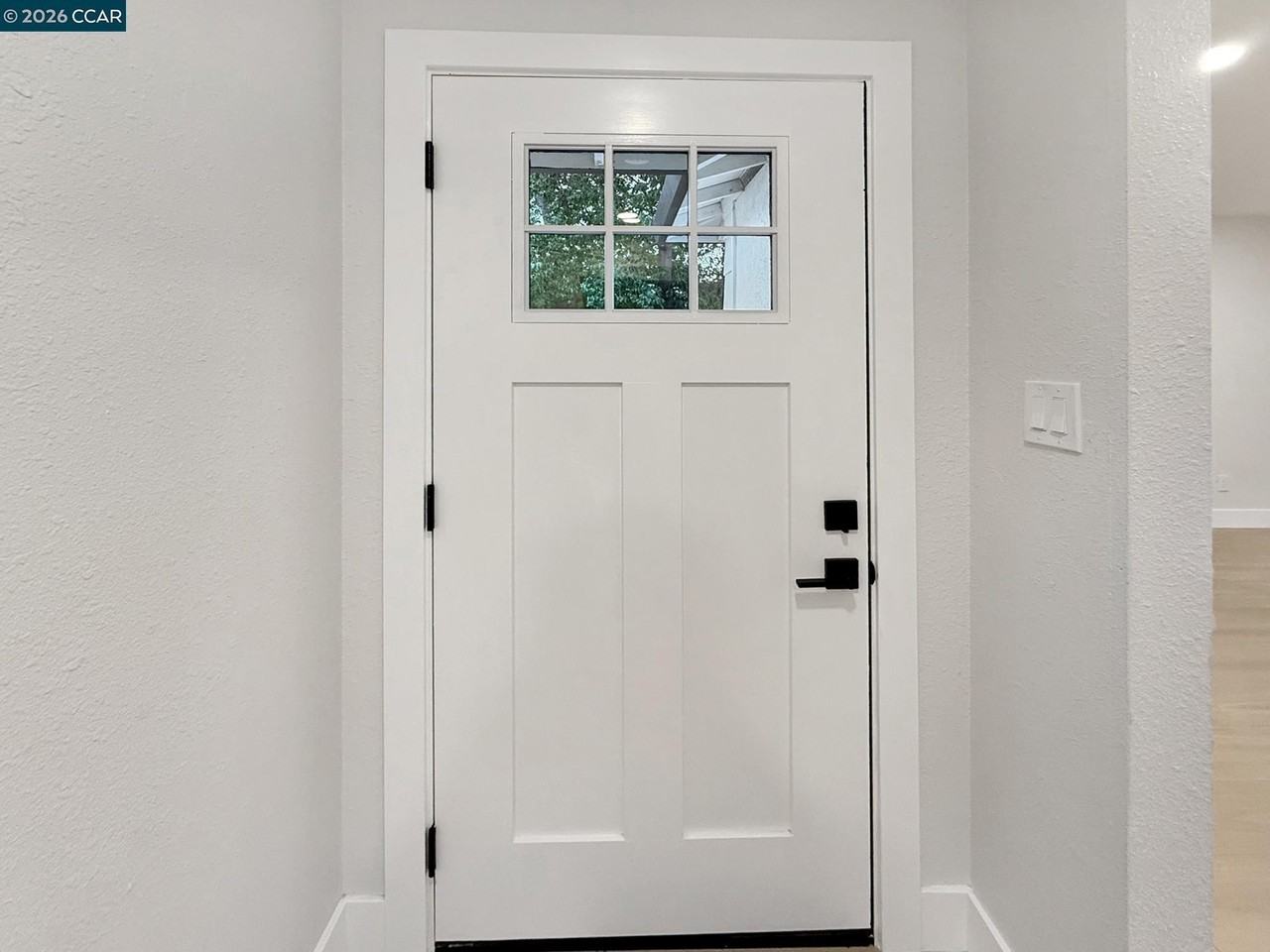 1158 Jensen Cir - Photo 5 of 13