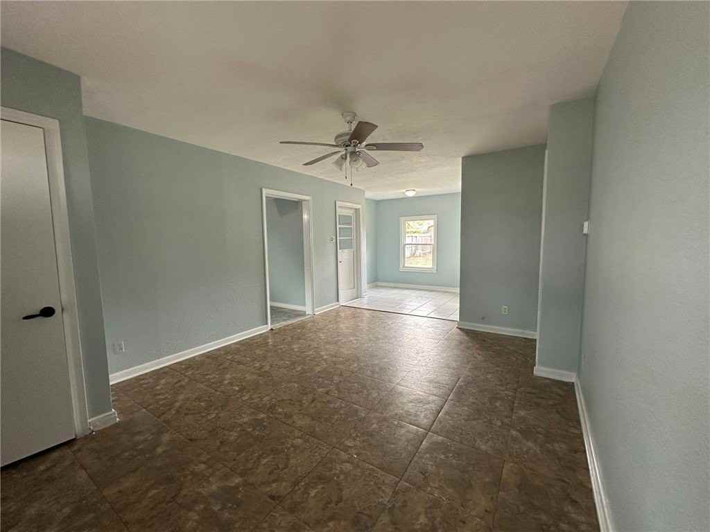 107 Holly Dr - Photo 5 of 14