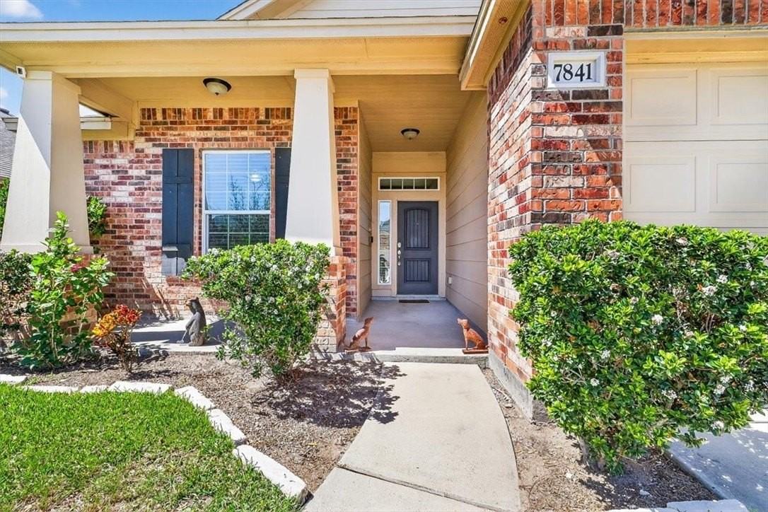 7841 Fort Griffen Dr - Photo 2 of 36