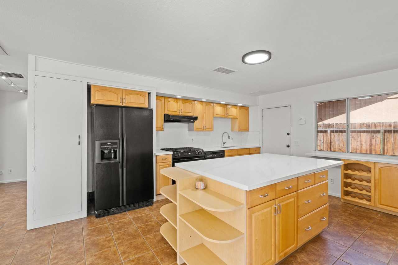 73425 San Nicholas Ave - Photo 7 of 36