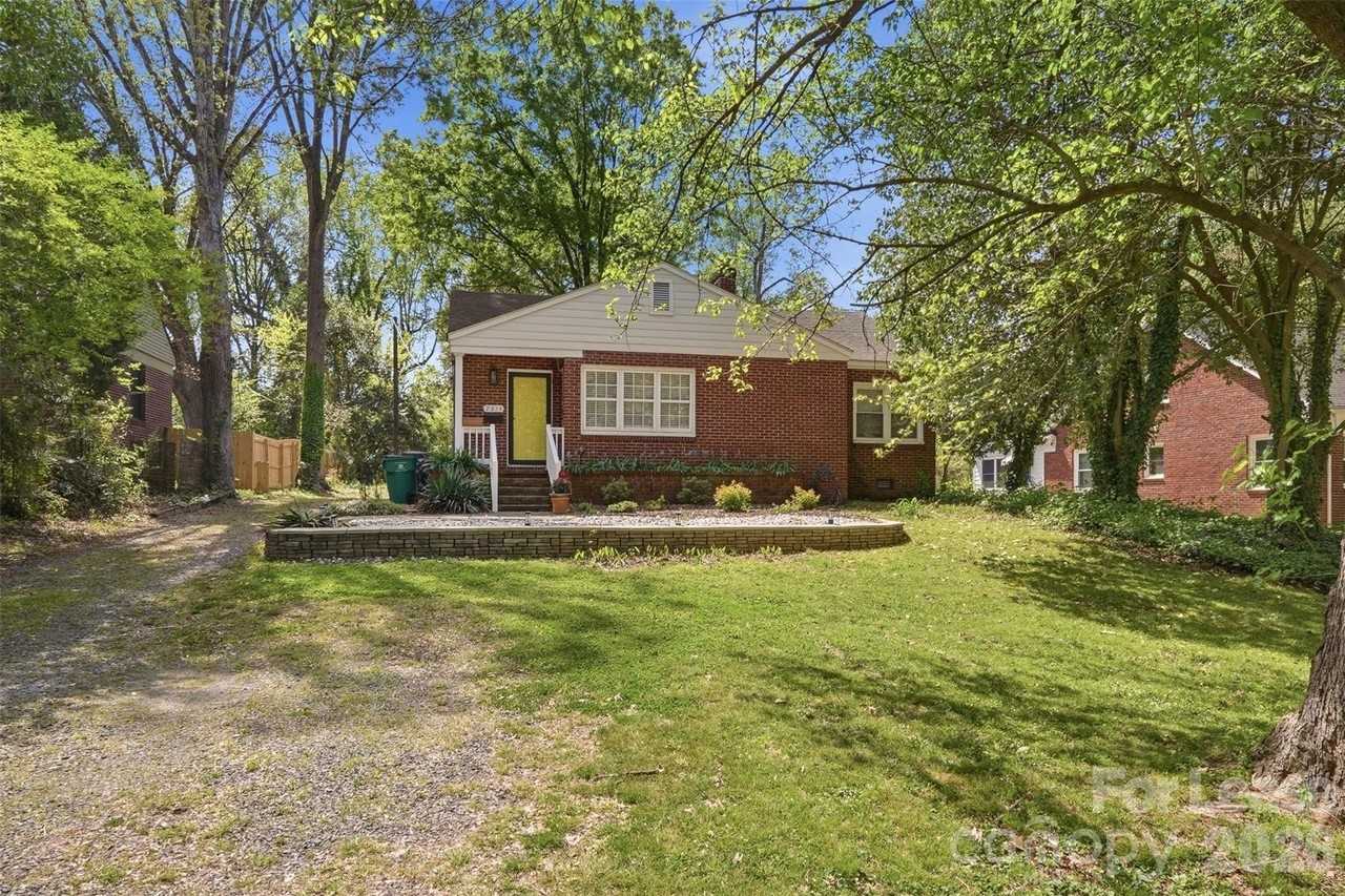 2214 Arnold Dr