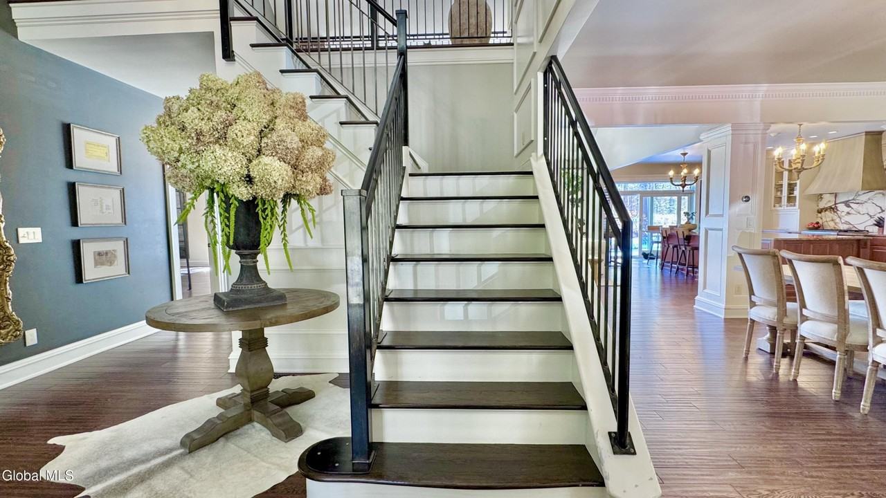 9 Oak Brook Blvd - Photo 3 of 38