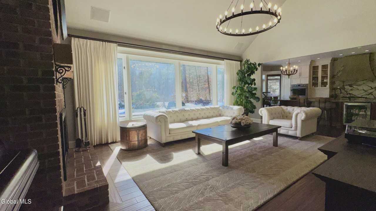 9 Oak Brook Blvd - Photo 4 of 38