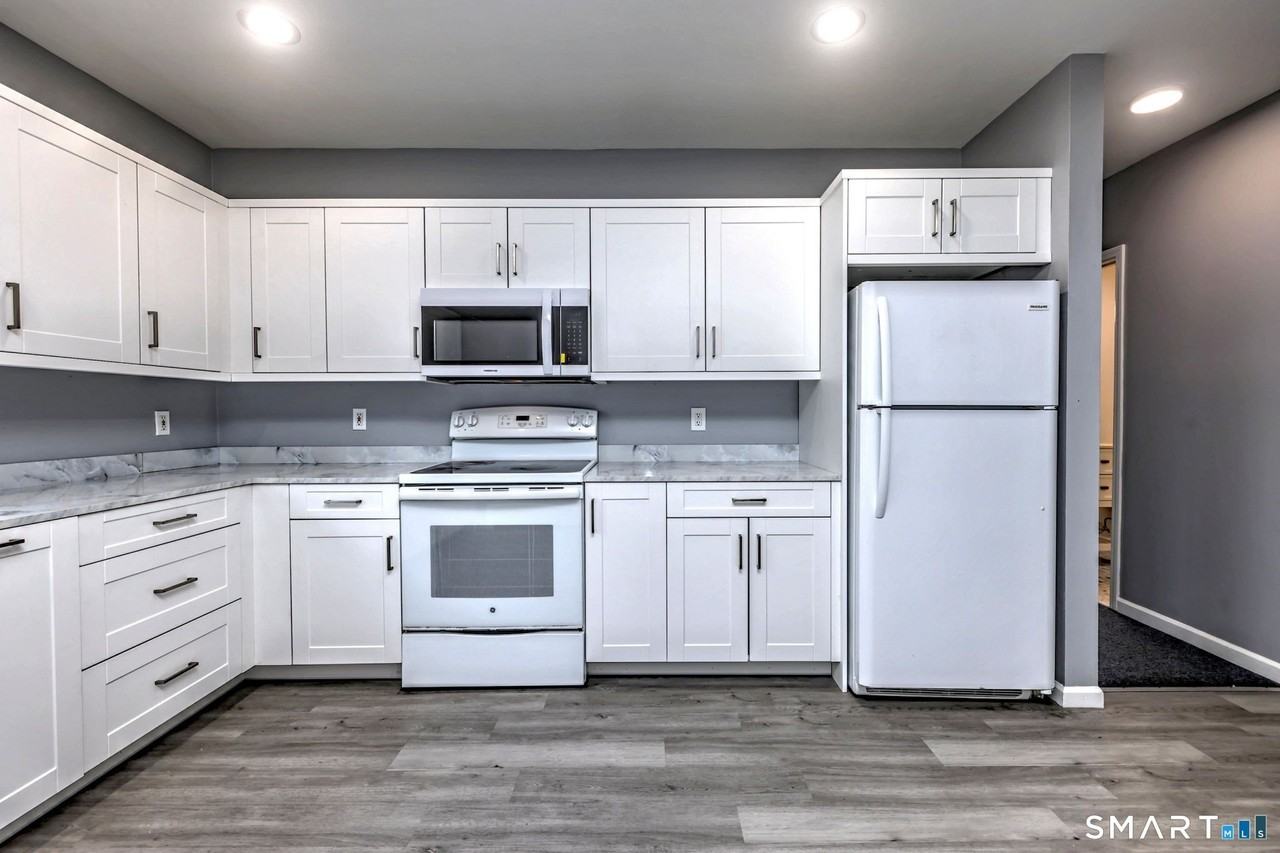 86 Avery St Apt 1 - Photo 7 of 18