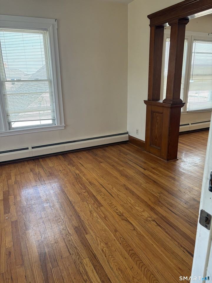 33 Wilkenda Ave - Photo 3 of 12