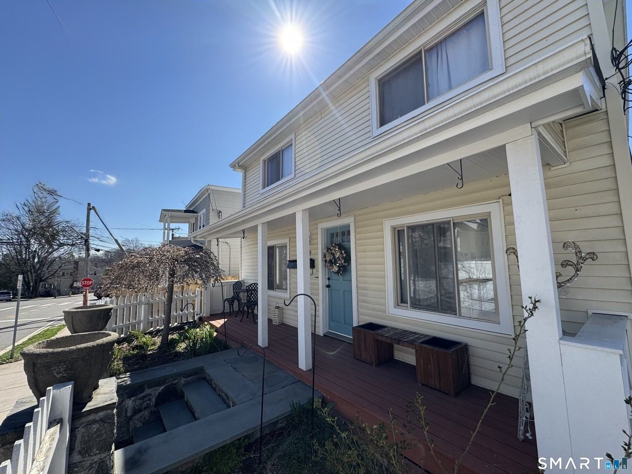 19 Soundview Ave - Photo 2 of 25