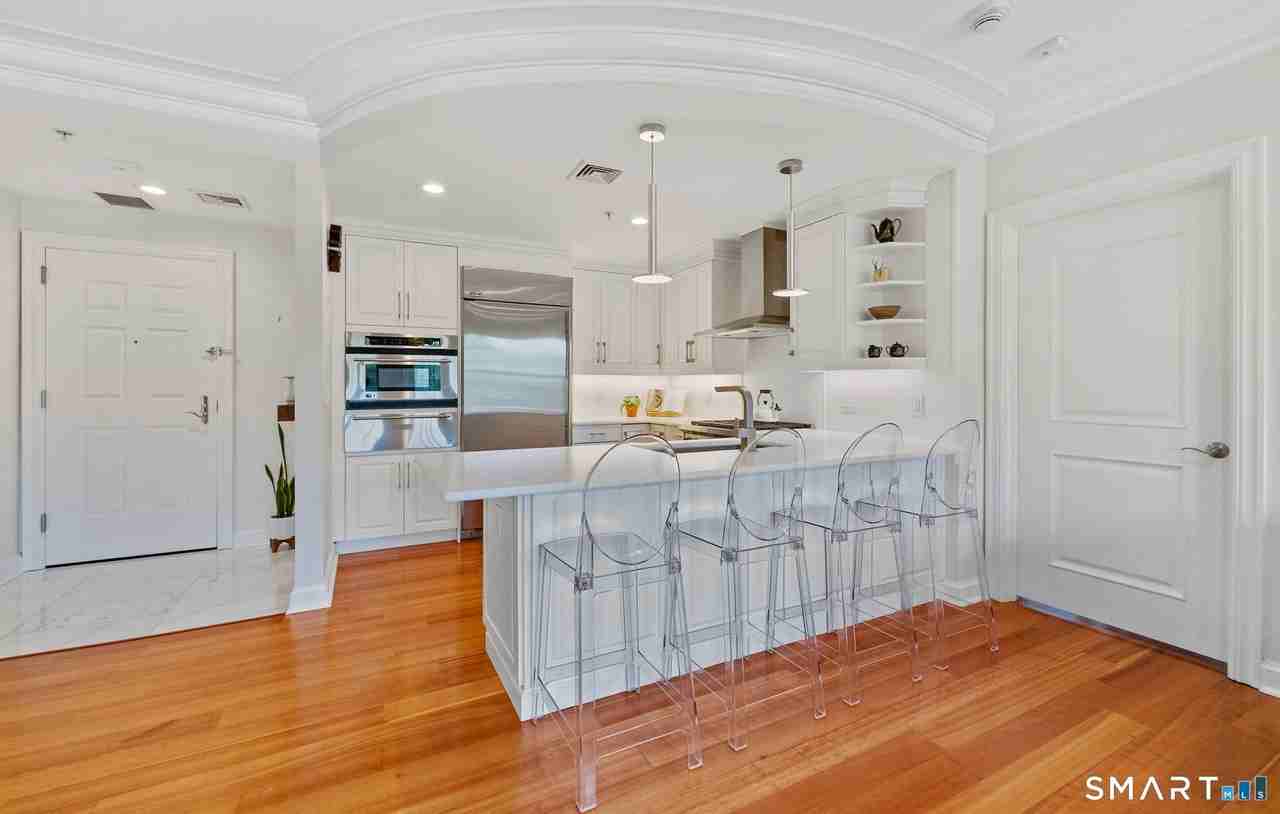 85 Memorial Rd Apt 205 - Photo 3 of 40