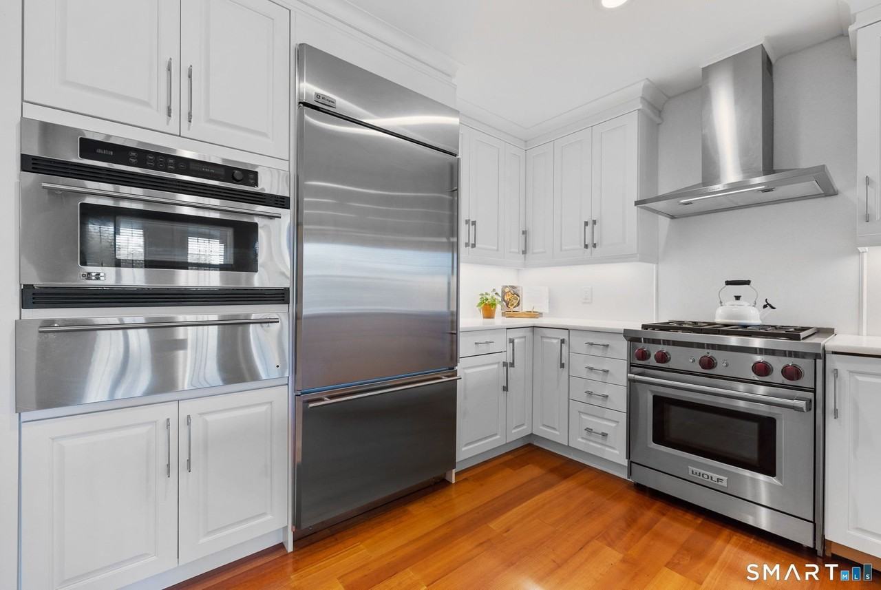 85 Memorial Rd Apt 205 - Photo 5 of 40