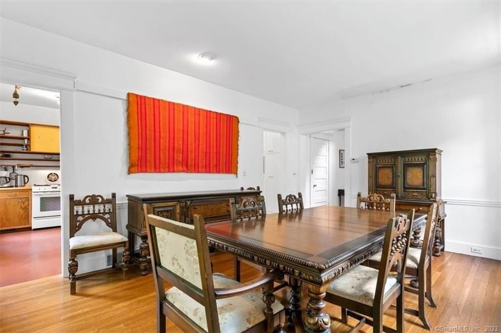 266 Everit St - Photo 3 of 21