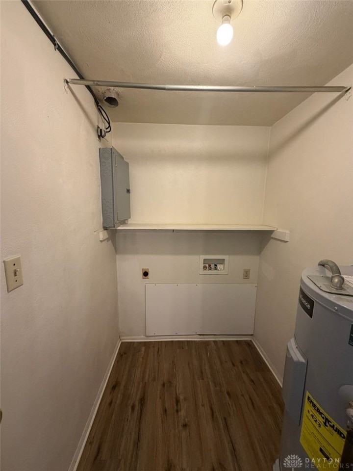 320 Grove St - Photo 6 of 12