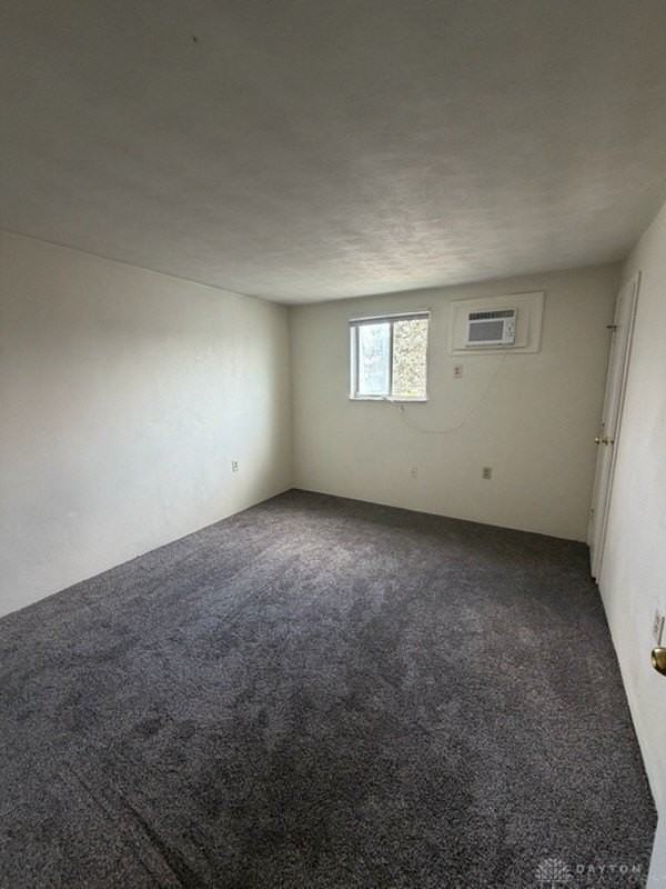 320 Grove St - Photo 7 of 12