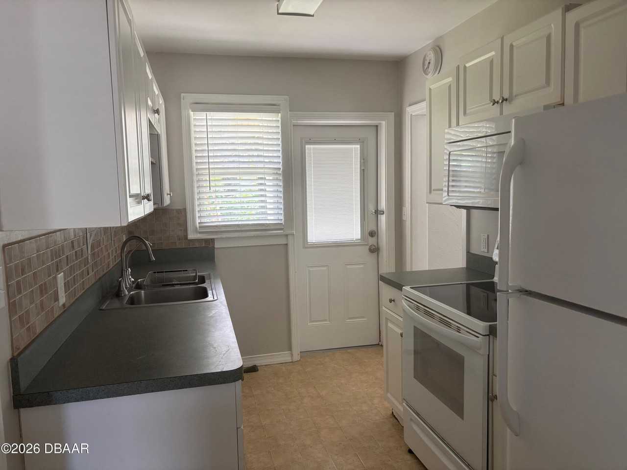 250 S Seneca Blvd - Photo 2 of 15