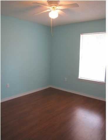 301 Lakeview Dr - Photo 7 of 16