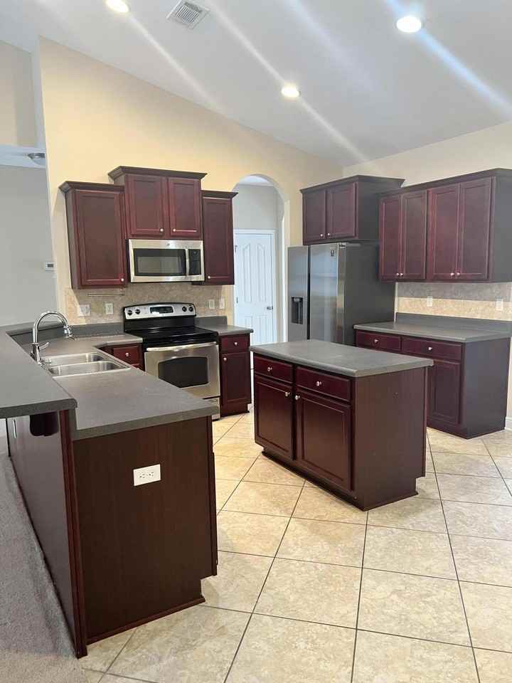 123 Crab Apple Ave - Photo 2 of 18