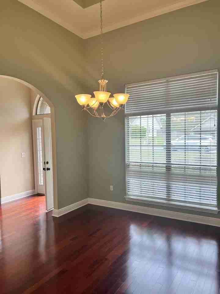 123 Crab Apple Ave - Photo 4 of 18