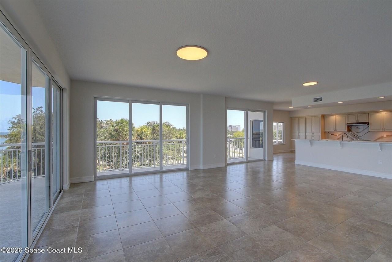 1465 S Harbor City Blvd - Photo 4 of 37