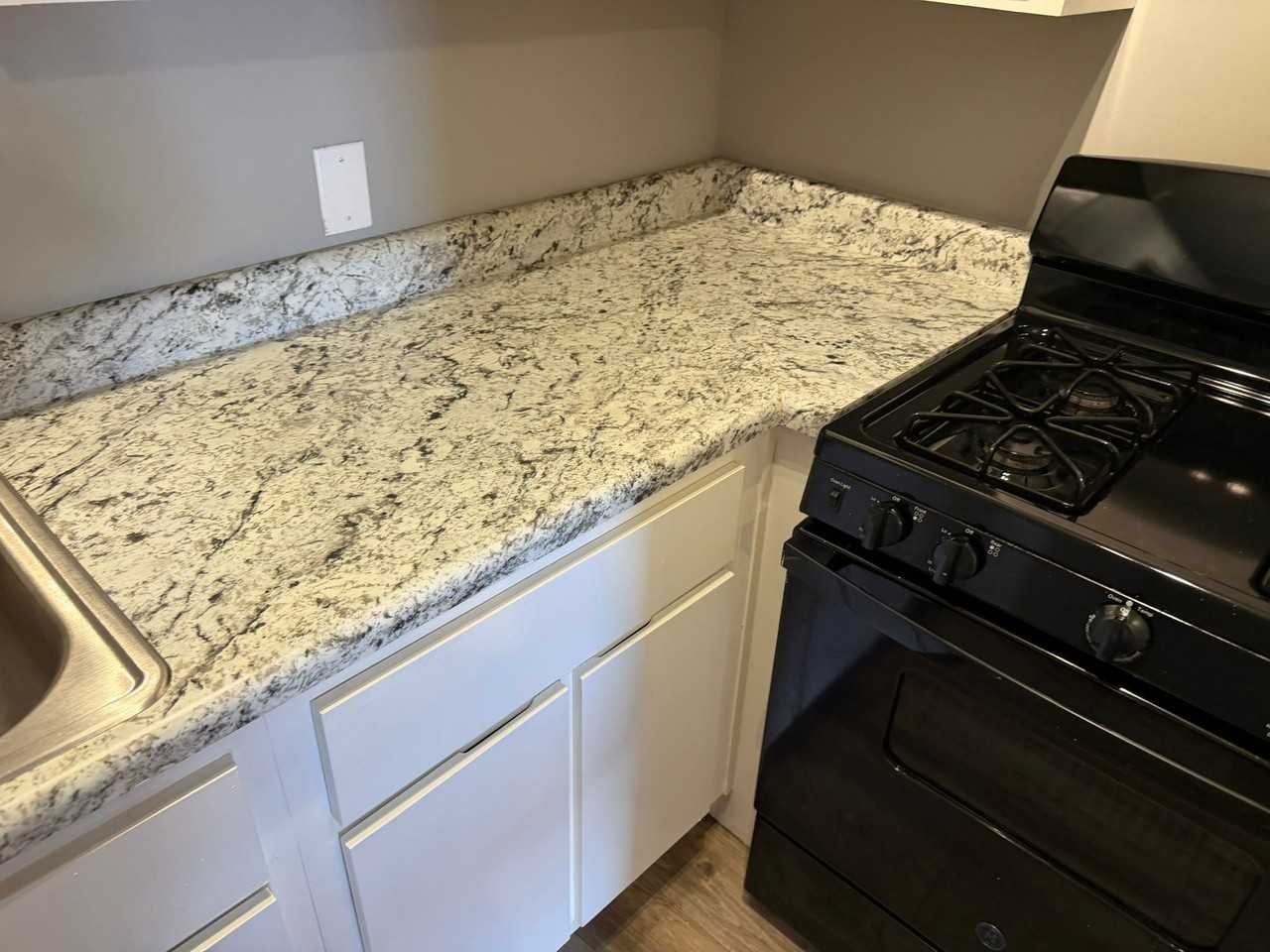 3904 Griffin St Apt 6b #3904-6B - Photo 2 of 12