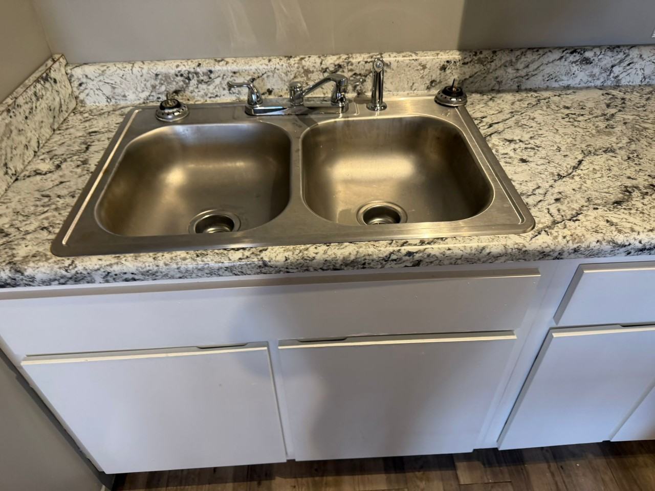 3904 Griffin St Apt 6b #3904-6B - Photo 3 of 12