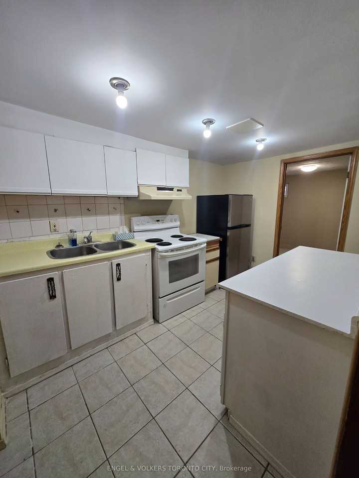 14 Richardson Dr - Photo 2 of 8