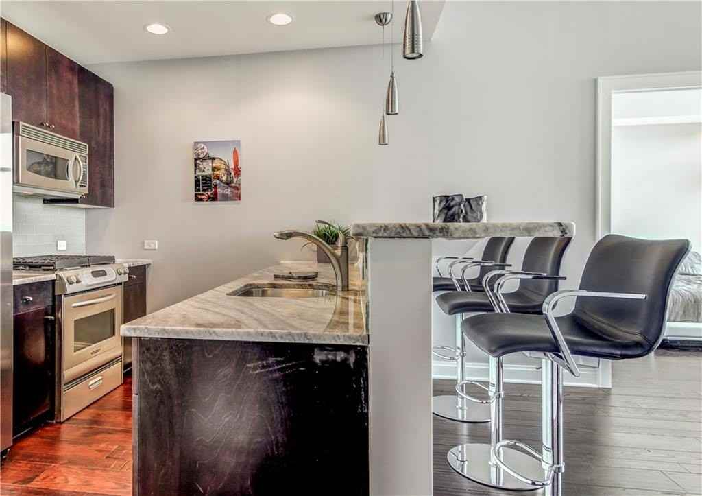 905 Juniper St Ne #802 - Photo 3 of 37