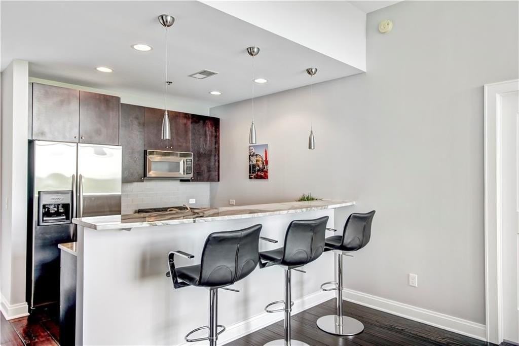 905 Juniper St Ne #802 - Photo 4 of 37