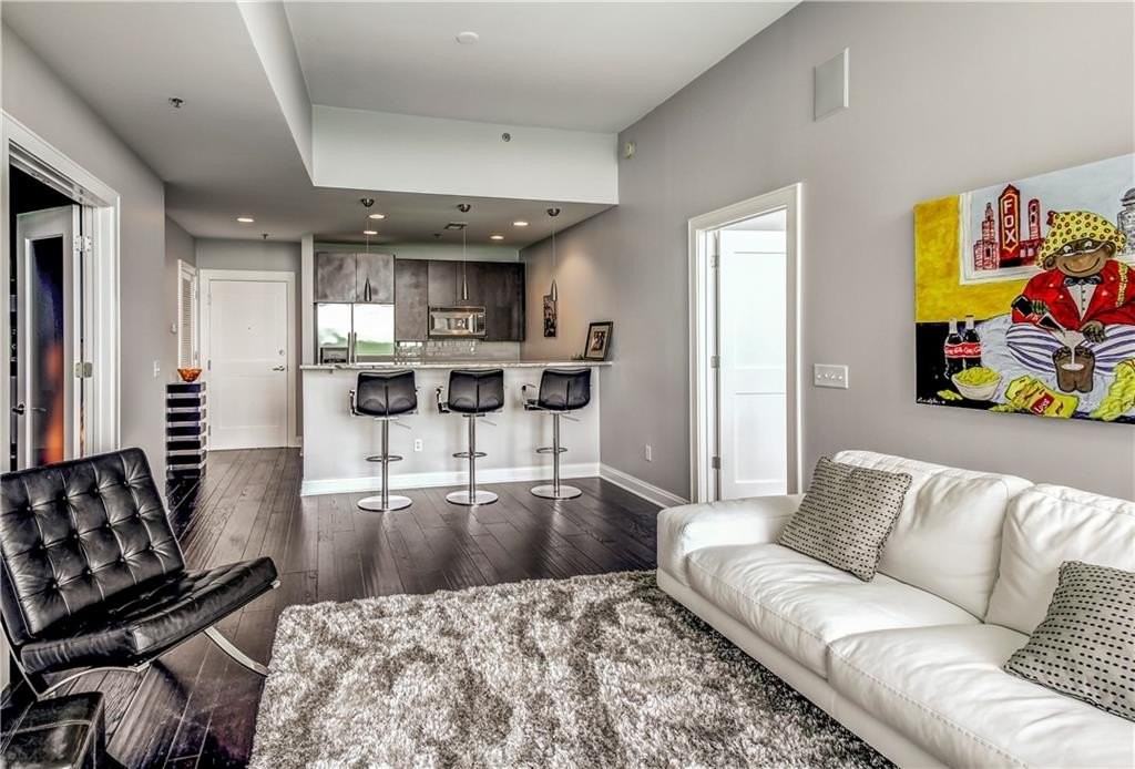 905 Juniper St Ne #802 - Photo 7 of 37