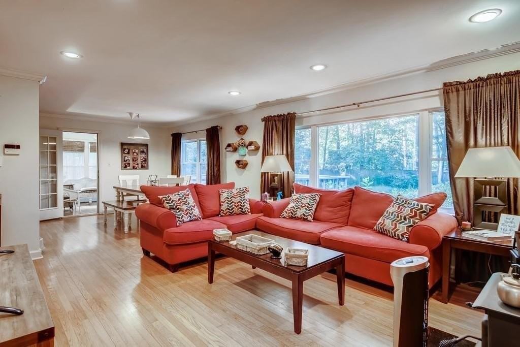 2050 Sylvania Dr - Photo 5 of 28