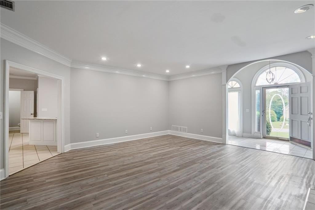 6310 Chestnut Pkwy - Photo 3 of 32