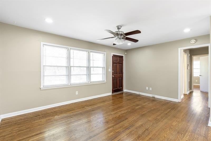 1517 Gaylor Cir Se - Photo 4 of 33