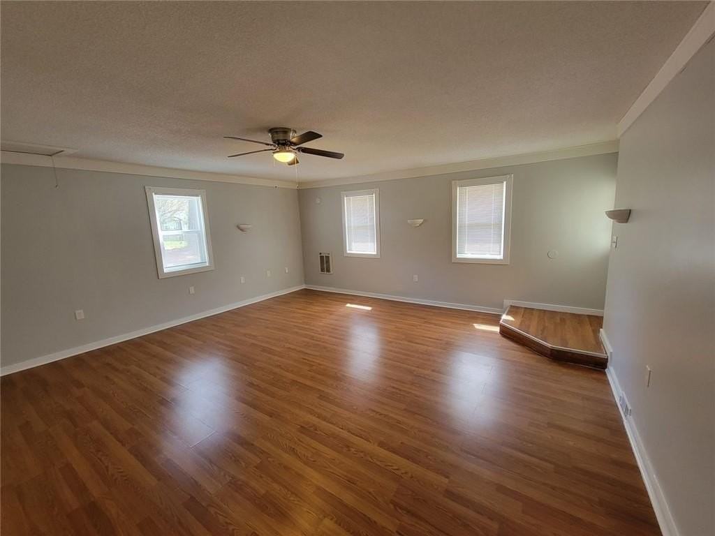 2392 Shire Ct - Photo 6 of 47