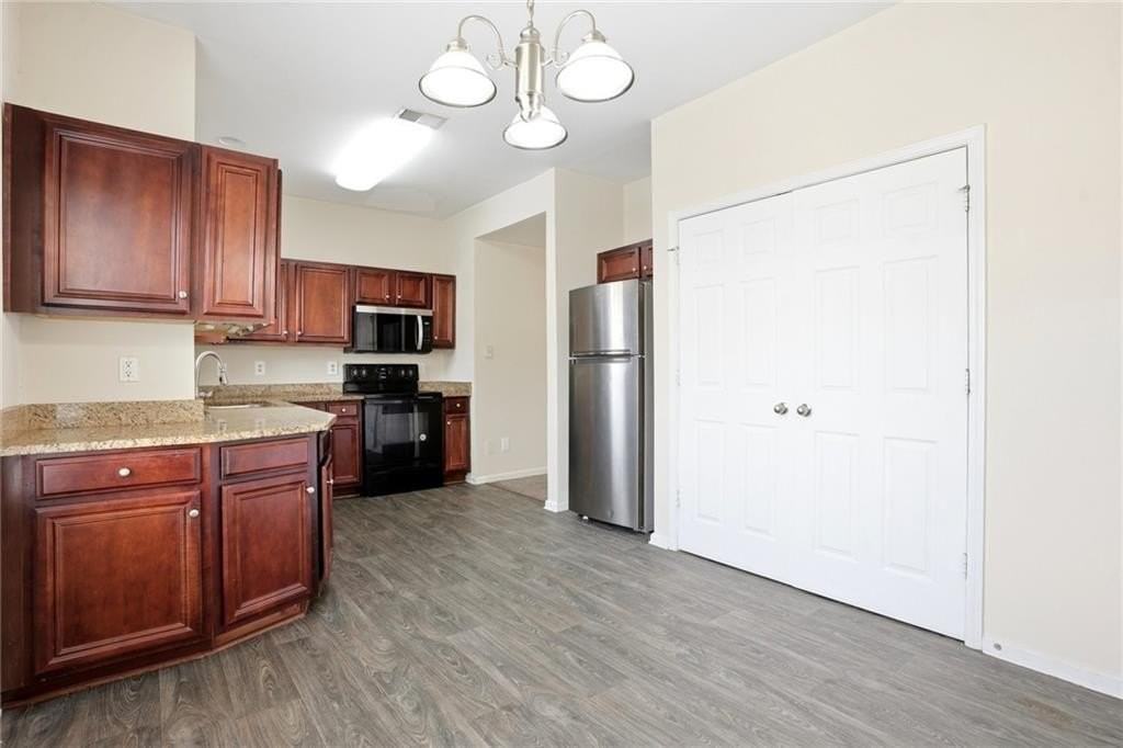 2555 Flat Shoals Rd Apt 401 - Photo 7 of 15