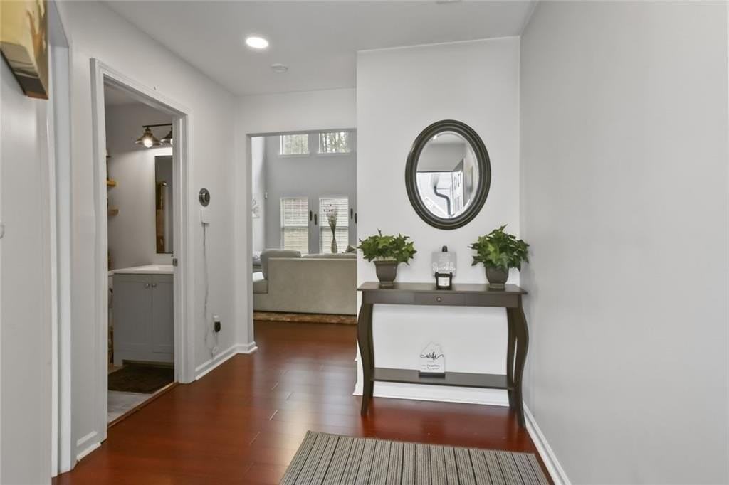 1464 Gates Cir Se - Photo 5 of 26