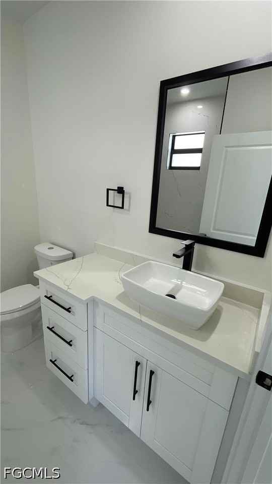 528 Raintree St E - Photo 2 of 8