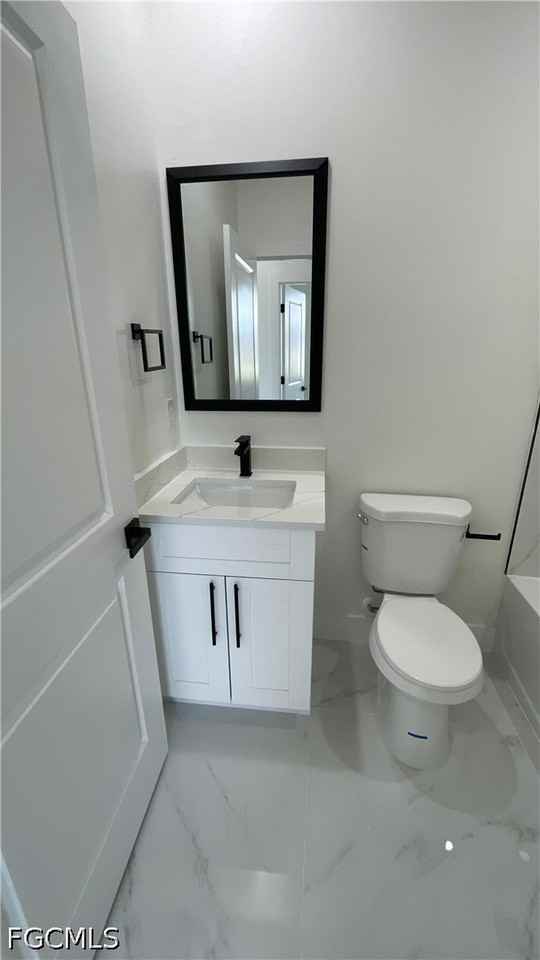 528 Raintree St E - Photo 3 of 8