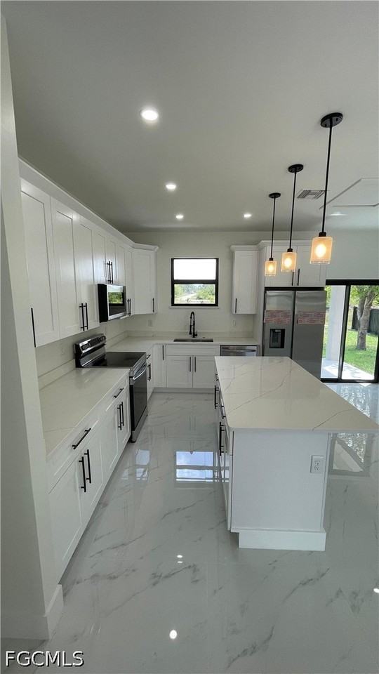 528 Raintree St E - Photo 5 of 8