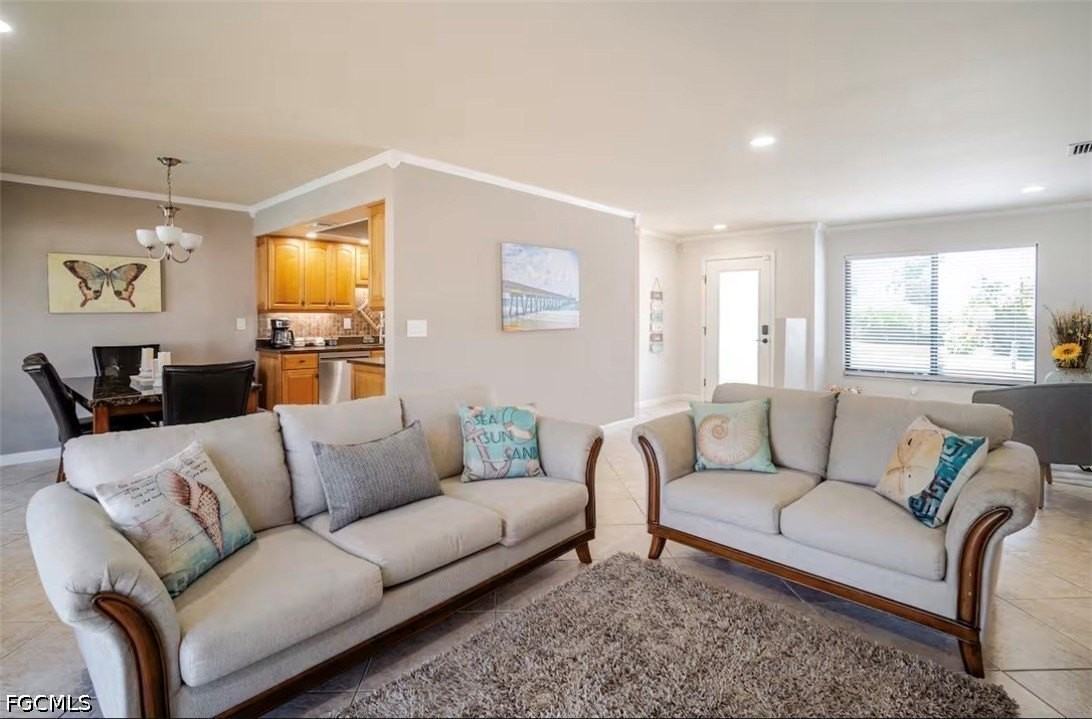 203 Se 43rd Ter - Photo 3 of 17