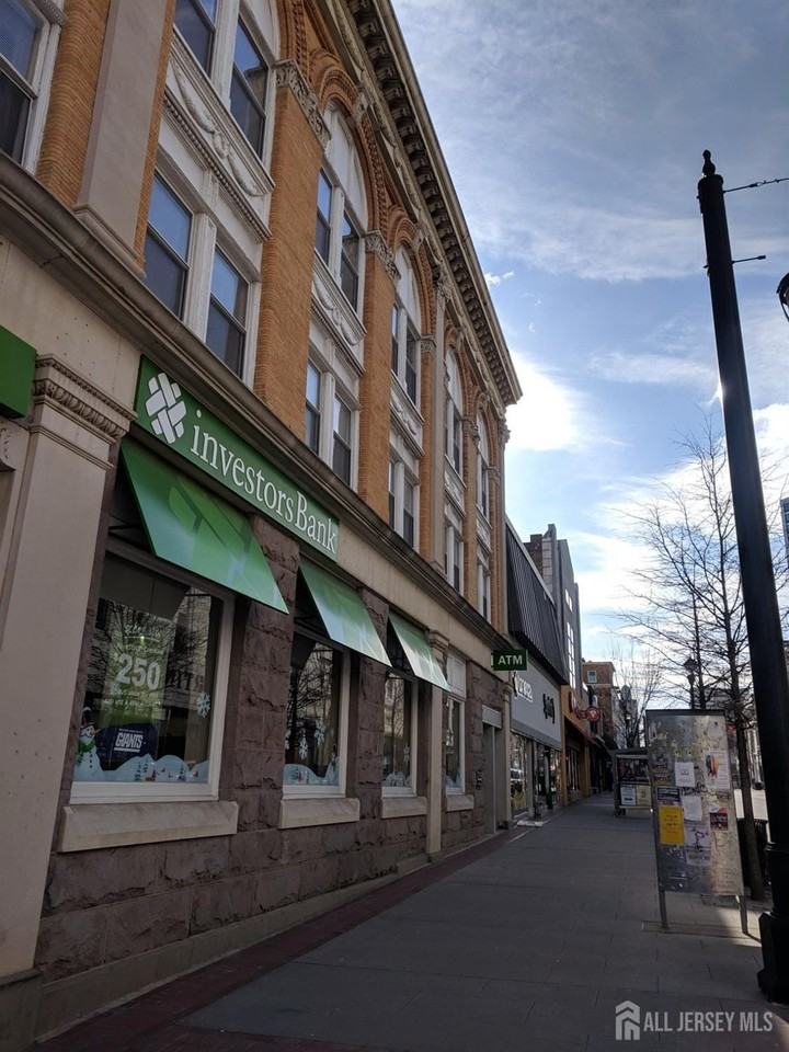 385 George St #3B - Photo 5 of 18