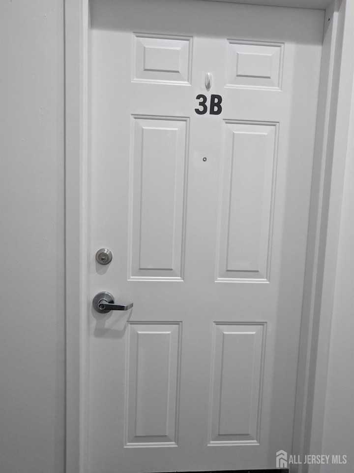 385 George St #3B - Photo 7 of 18