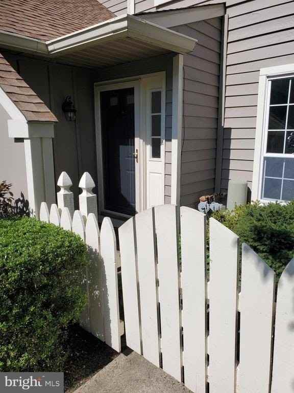 261 Tulip Tree Ct - Photo 2 of 16