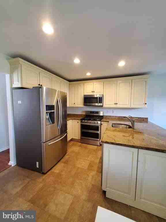 261 Tulip Tree Ct - Photo 6 of 16