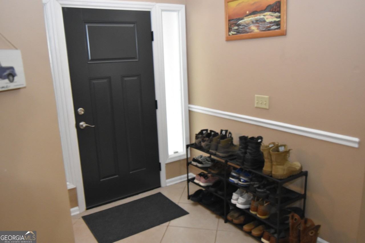 200 Mcintosh Dr - Photo 3 of 34