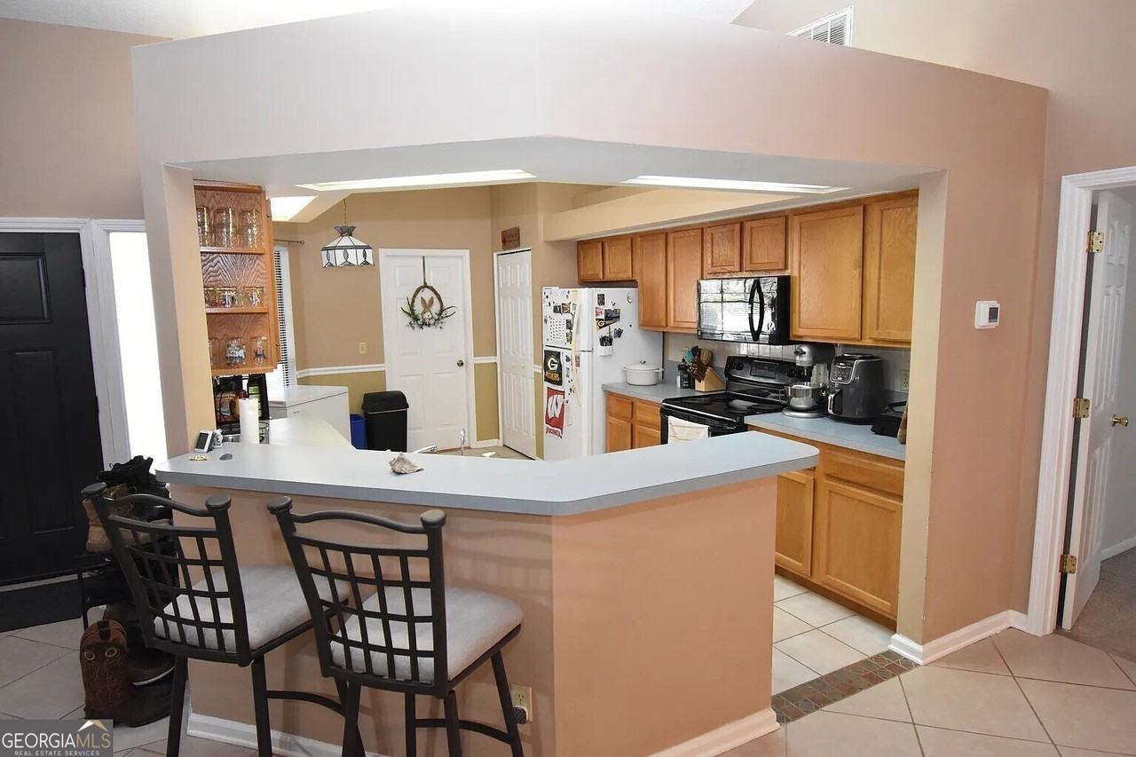 200 Mcintosh Dr - Photo 7 of 34