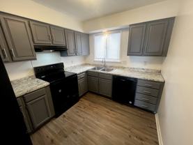 5560 Cresthaven Ln #B - Photo 1 of 1